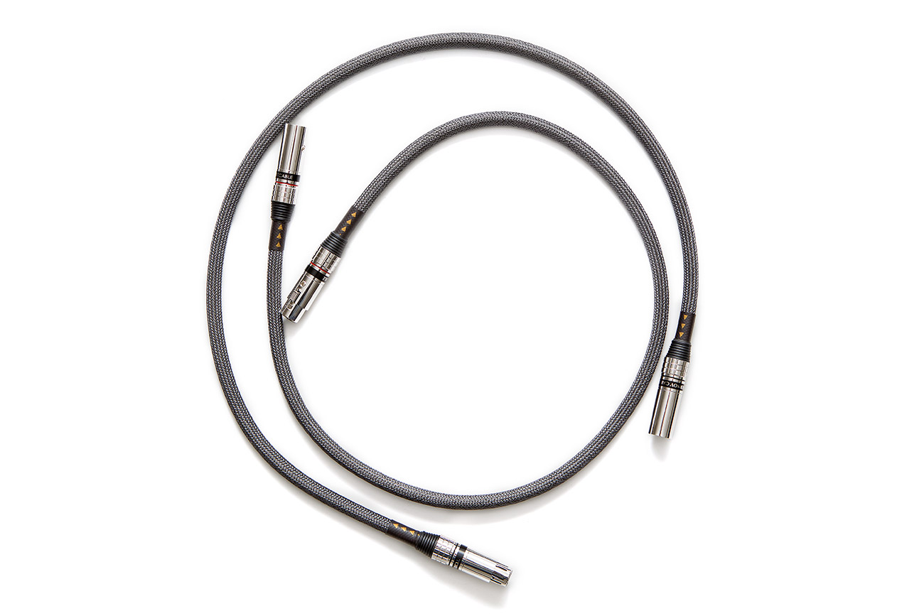 Ultimate-IC-XLR-Cable-12_1300x867.jpg