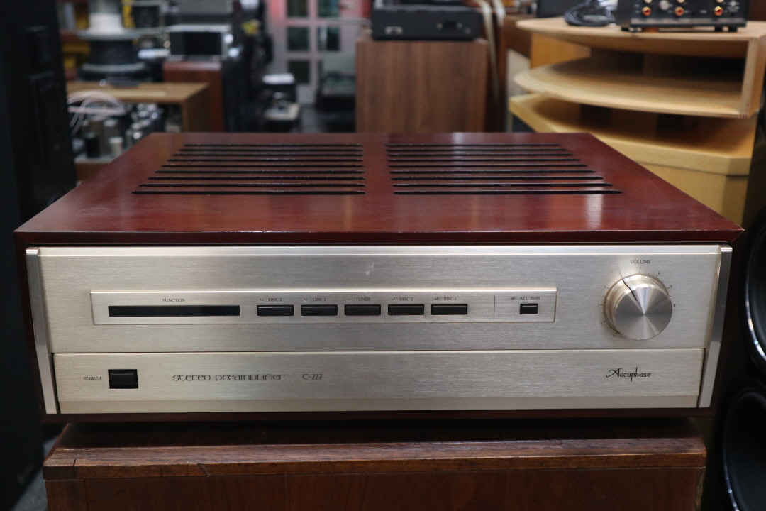 Accuphase (ť) C-222 