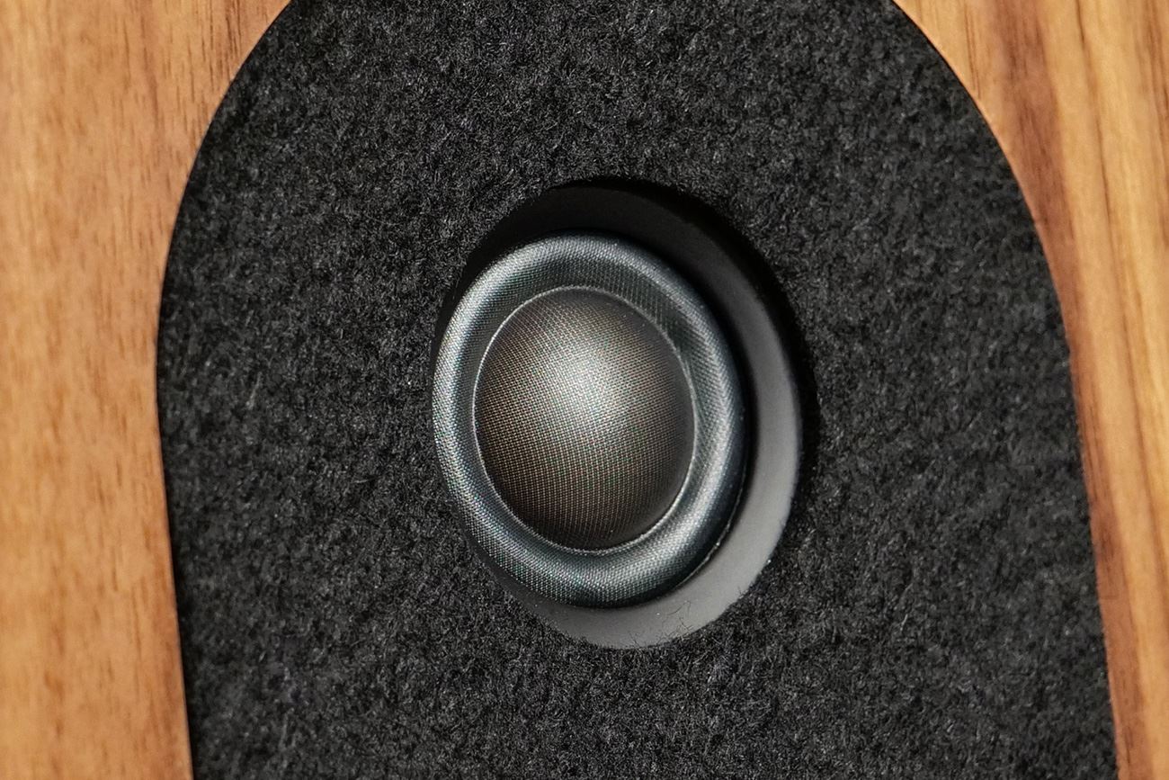 1-tums bländarkupoldiskant i Qln Prestige One-högtalare