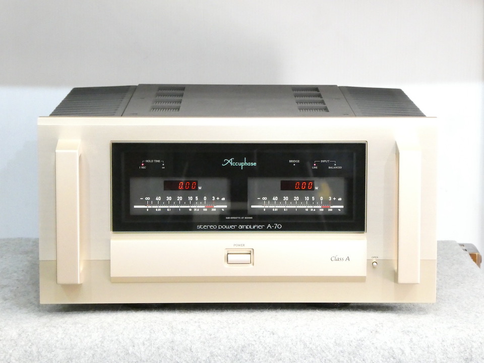a-70  accuphase